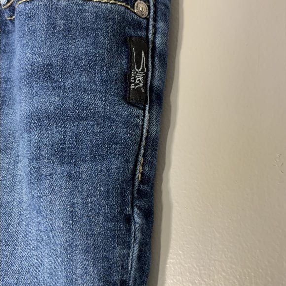 Silver Jeans - Picture 2 of 3